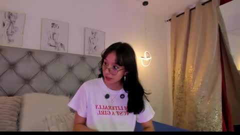 Snapshot of natalhy_ chatting on 04.25.26 natalia online show from 04.25.26