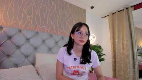 Snapshot of natalhy_ chatting on 05.22.26 natalia online show from 05.22.26