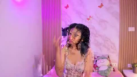 Natalia online show from 11.25.25