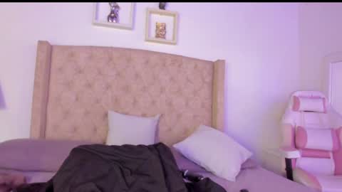 Natalia online show from 12.13.24