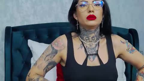 Natalia Cristal online show from 12.20.25