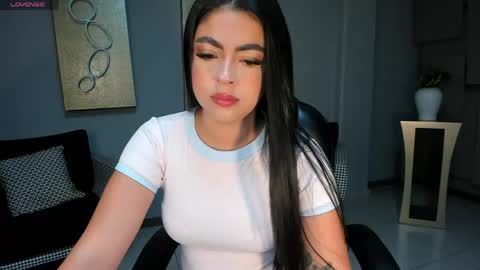 Snapshot of nataliagaret chatting on 05.23.26 Nata online show from 05.23.26