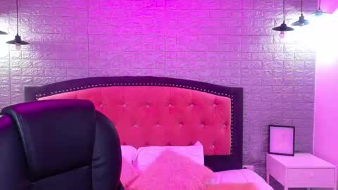 natalie  online show from 09.24.25