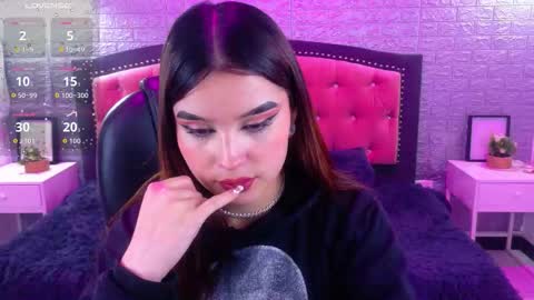 natalie  online show from 11.11.25