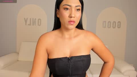 Natalie Lewis online show from 12.20.25