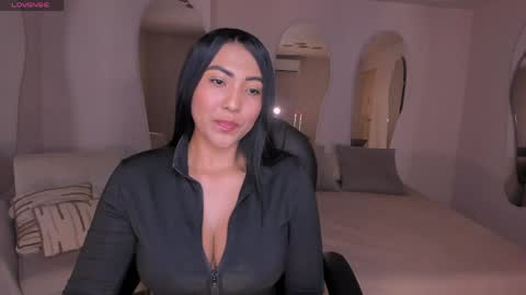 Snapshot of natalielewis_ chatting on 06.05.26 Natalie Lewis online show from 06.05.26