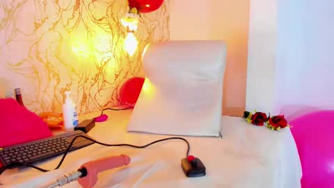 NATALIE online show from 02.15.25