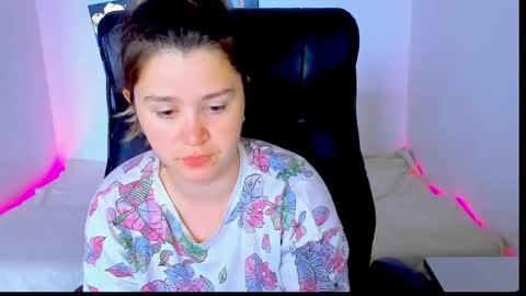 Snapshot of natalisecret chatting on 05.21.26 natalisecret online show from 05.21.26
