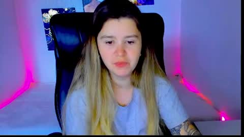 Snapshot of natalisecret chatting on 06.17.26 natalisecret online show from 06.17.26