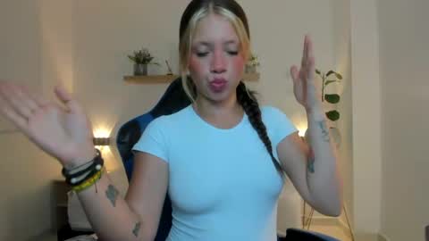 Snapshot of nataly_rodri chatting on 05.01.26 Nataly online show from 05.01.26
