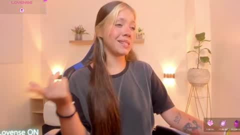 Snapshot of nataly_rodri chatting on 05.24.26 Nataly online show from 05.24.26