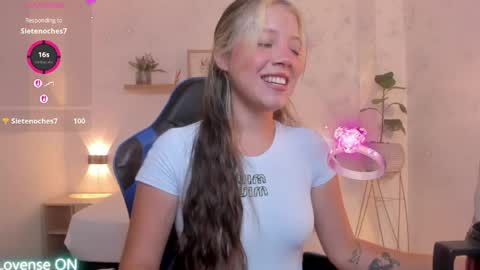 Snapshot of nataly_rodri chatting on 05.26.26 Nataly online show from 05.26.26