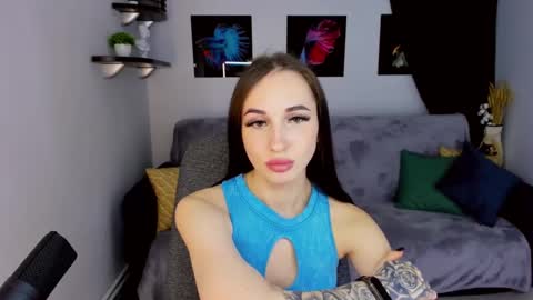 Snapshot of natalyfreman chatting on 12.27.24 Nataly online show from 12.27.24