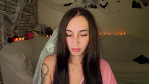 Snapshot of natalyfreman chatting on 10.17.25 Nataly online show from 10.17.25