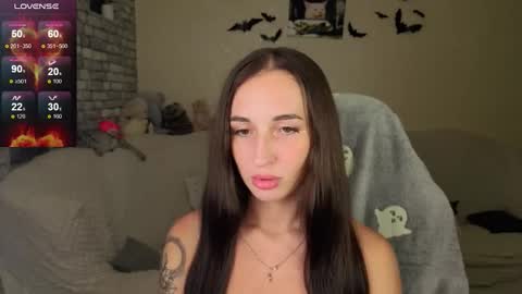 Snapshot of natalyfreman chatting on 10.22.25 Nataly online show from 10.22.25