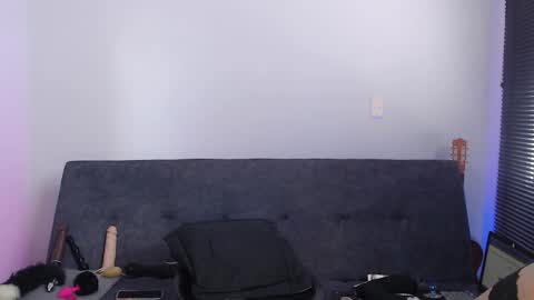   online show from 04.10.26