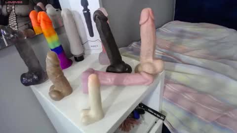 Snapshot of natasha_699 chatting on 10.26.25 Natasha online show from 10.26.25