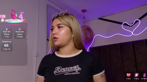 Snapshot of natasha__black chatting on 09.28.25 Natasha online show from 09.28.25