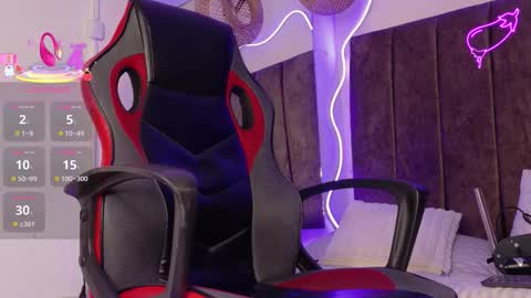 Snapshot of natasha__black chatting on 10.24.25 Natasha online show from 10.24.25