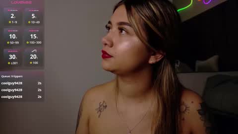 Snapshot of natasha__black chatting on 11.28.25 Natasha online show from 11.28.25