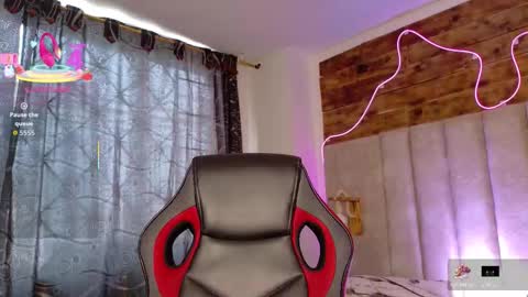 Snapshot of natasha__black chatting on 11.30.25 Natasha online show from 11.30.25