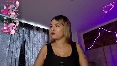 Snapshot of natasha__black chatting on 12.21.25 Natasha online show from 12.21.25