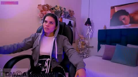 Snapshot of natasha__jackson chatting on 01.02.25 natasha online show from 01.02.25