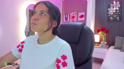 Snapshot of natasha__jackson chatting on 04.11.26 natasha online show from 04.11.26