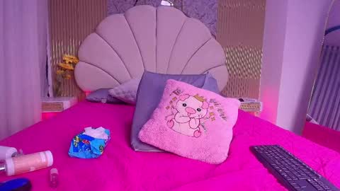 Snapshot of natasha_luna_ chatting on 05.19.26 Natasha online show from 05.19.26