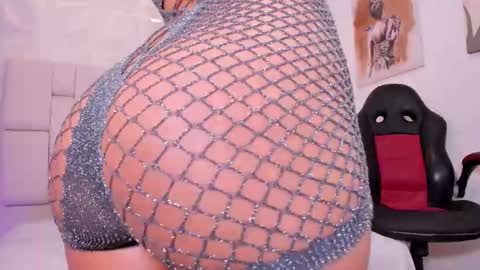 Snapshot of natasha_smith09 chatting on 03.05.25 Natasha Smith online show from 03.05.25