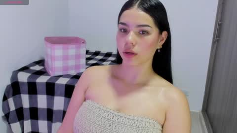 Snapshot of natasha_su chatting on 01.19.25 Natalia online show from 01.19.25