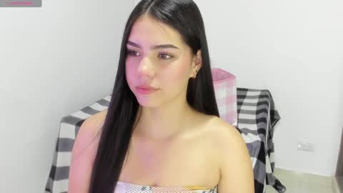 Snapshot of natasha_su chatting on 02.08.25 Natalia online show from 02.08.25