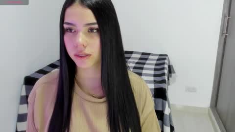 Snapshot of natasha_su chatting on 02.11.25 Natalia online show from 02.11.25