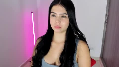 Snapshot of natasha_su chatting on 09.13.25 Natalia online show from 09.13.25