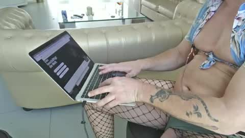 Snapshot of natashanolimids chatting on 06.28.26 ownedbythw bestgoddess online show from 06.28.26