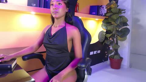 nathalia online show from 10.08.25