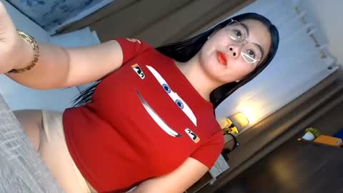 Snapshot of nathalie_hart chatting on 07.16.26 Queen Marga online show from 07.16.26