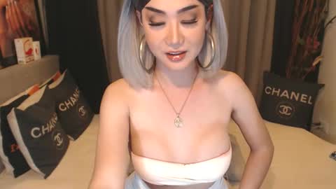 Snapshot of nathaliehuges chatting on 10.22.25 Goddess Nathalie online show from 10.22.25