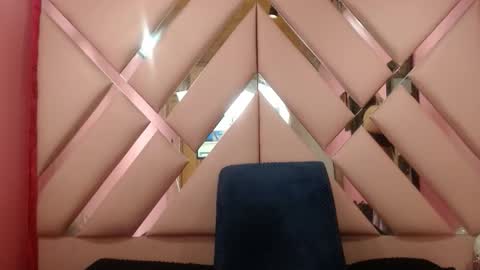 nathaly low online show from 12.18.25