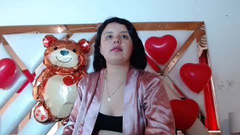 Snapshot of nathaly_low chatting on 02.17.26 nathaly low online show from 02.17.26