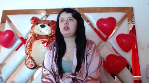Snapshot of nathaly_low chatting on 02.19.26 nathaly low online show from 02.19.26