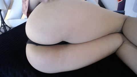 Snapshot of nathaly_low chatting on 03.11.26 nathaly low online show from 03.11.26