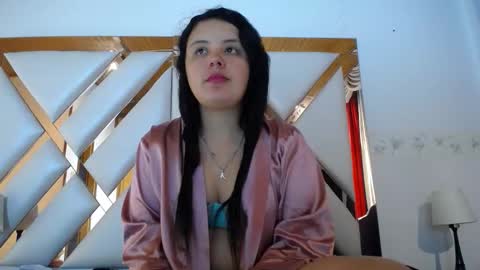 Snapshot of nathaly_low chatting on 03.13.26 nathaly low online show from 03.13.26