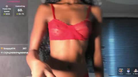 Snapshot of nathalyleen chatting on 05.16.26 online show from 05.16.26