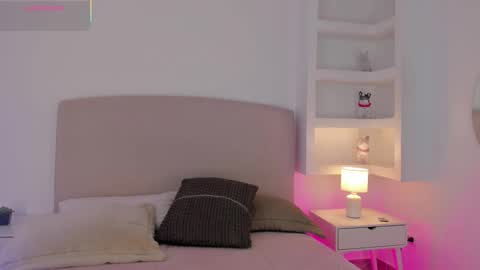 NATHALY  online show from 11.03.25