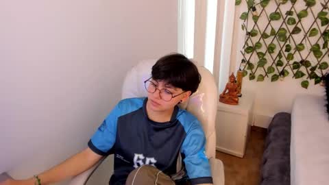 Snapshot of nathalyy_ds chatting on 12.02.25 nathalyy_ds online show from 12.02.25