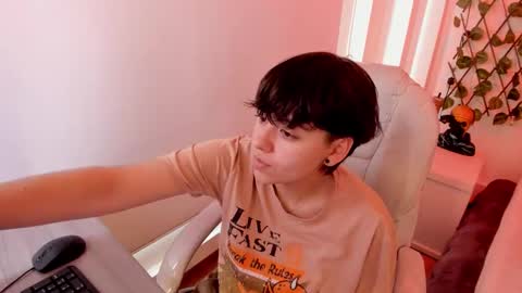 Snapshot of nathalyy_ds chatting on 12.15.25 nathalyy_ds online show from 12.15.25