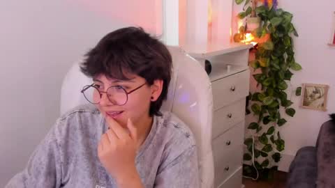 Snapshot of nathalyy_ds chatting on 04.28.26 nathalyy_ds online show from 04.28.26