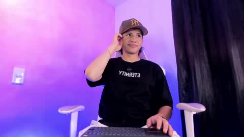 Snapshot of nathan__ferrara chatting on 05.25.26 online show from 05.25.26