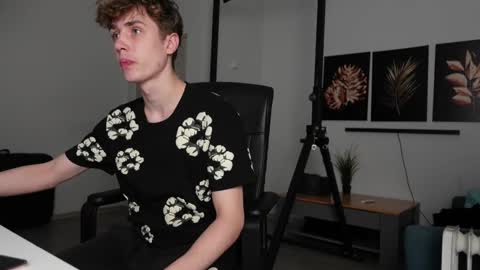 Snapshot of nathan_rusu chatting on 11.09.25 NATHAN RUSU online show from 11.09.25